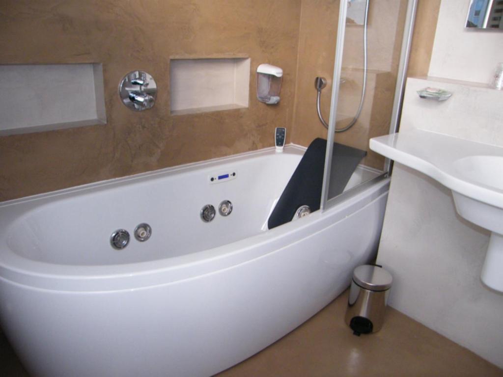 Cit'Hotel Saint-Pierre Viré Eksteriør bilde